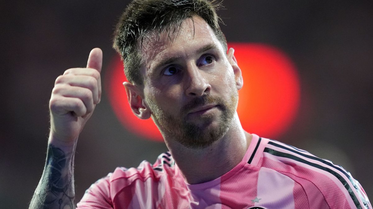Lionel Messi Biography