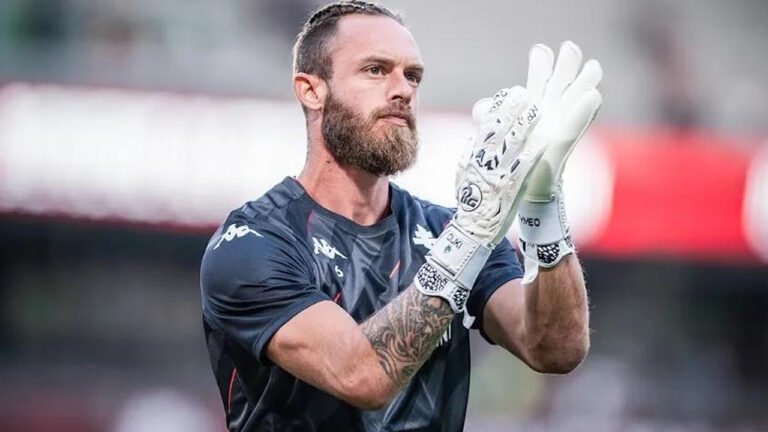 Alexandre Oukidja Biography