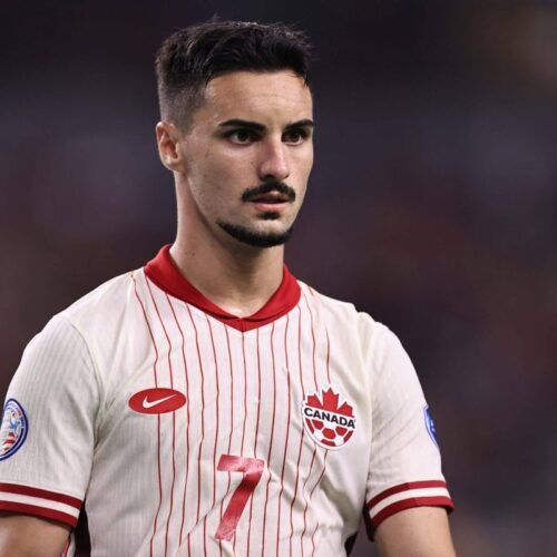 Stephen Eustáquio Biography, age, height, wife, salary, stats, FIFA, current club, injury, position, games, nationality, jersey number, net worth, wikipedia