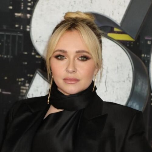 Hayden Panettiere Biography, Age, Height, Husband, Family, Parents, Daughter, Movies, TV Shows, Career & Net Worth