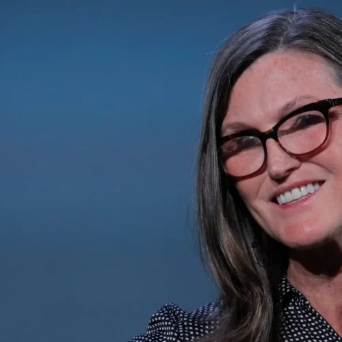Cathie Wood Biography, Height, Age, Husband, Family, Parents, ARK Invest, Tesla, Bitcoin, Al, Net Worth & Latest News