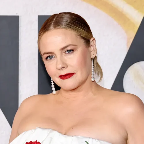 Alicia Silverstone Biography, Height, Age, Husband, Family, Parents, Children, Net Worth, Movies, TV Shows, Vegan Lifestyle, Career & Latest News