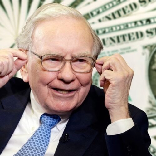 Warren Buffett Biography (2026): Age, Net Worth, Berkshire Hathaway, Family, Education & Success Story