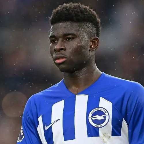 Carlos Baleba Biography, Age, Height, Girlfriend, Family, Football Career, Stats, Transfer, Salary & Net Worth